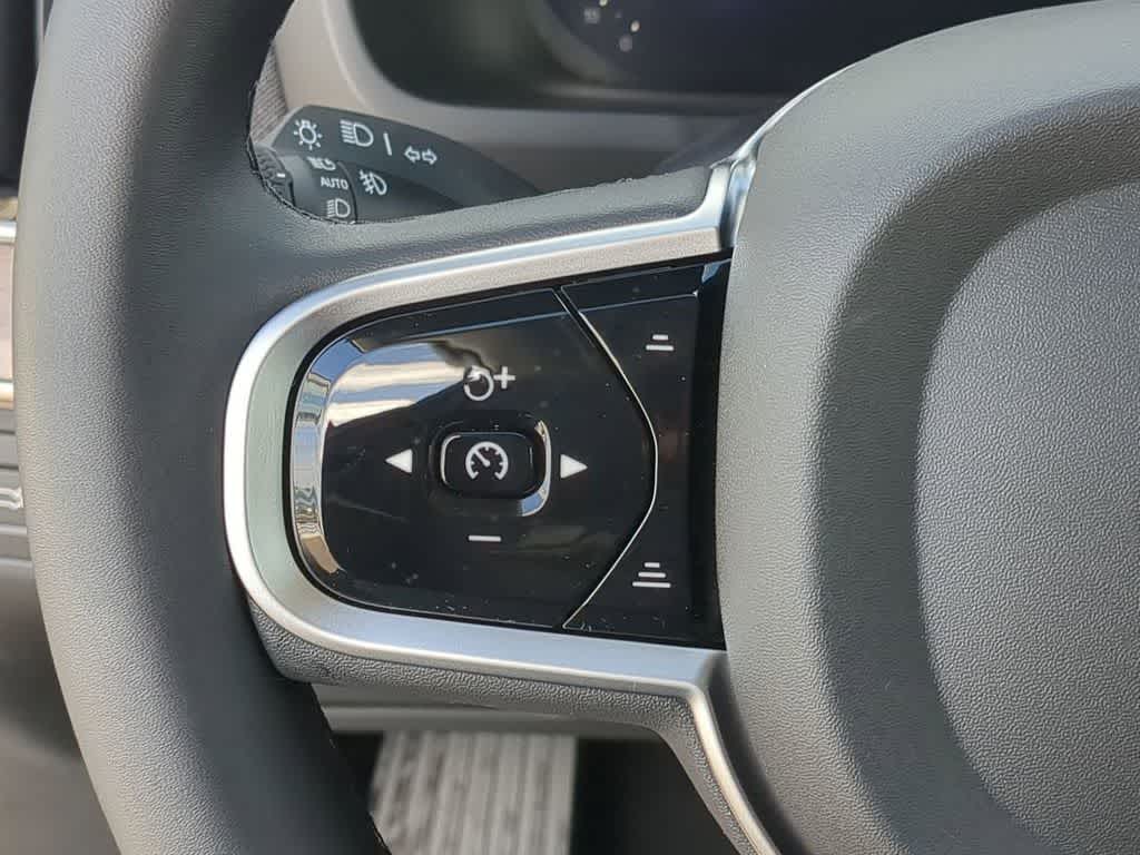 Thumbnail: 2026 Volvo XC90 - 22