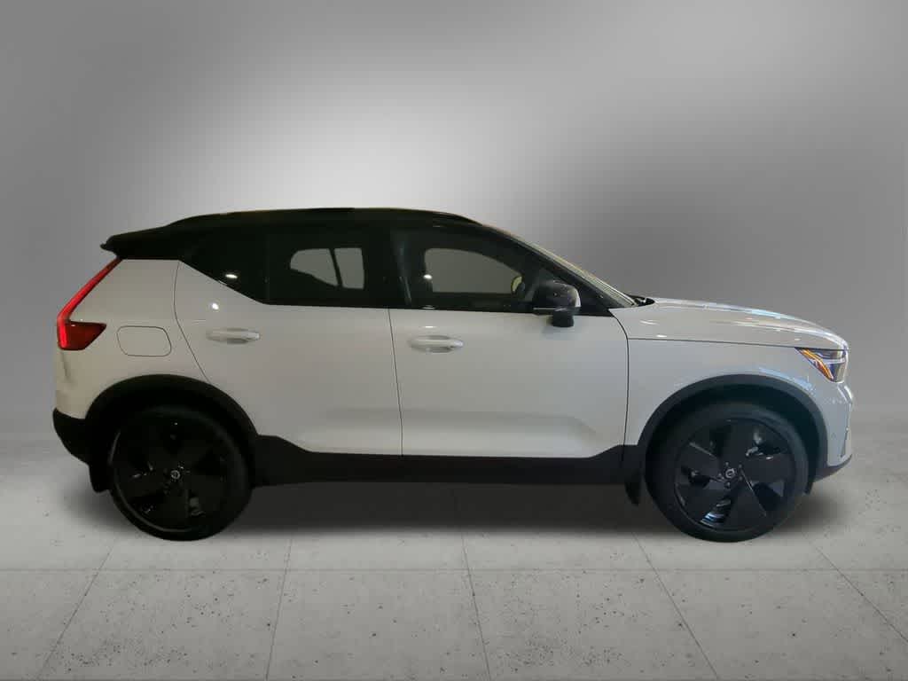Thumbnail: 2026 Volvo XC40 - 7