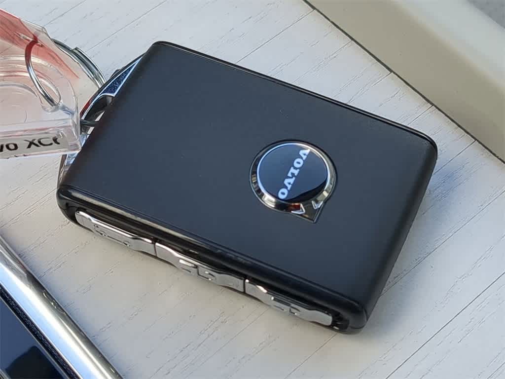 Thumbnail: 2026 Volvo XC60 - 32