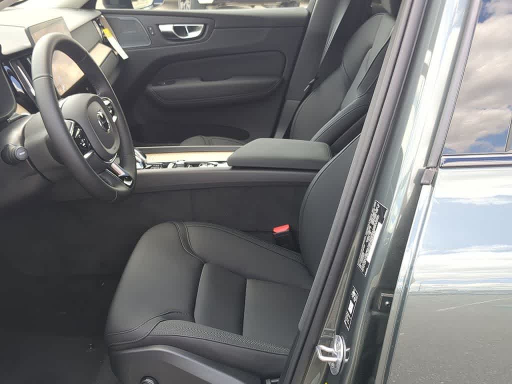 Thumbnail: 2026 Volvo XC60 - 15