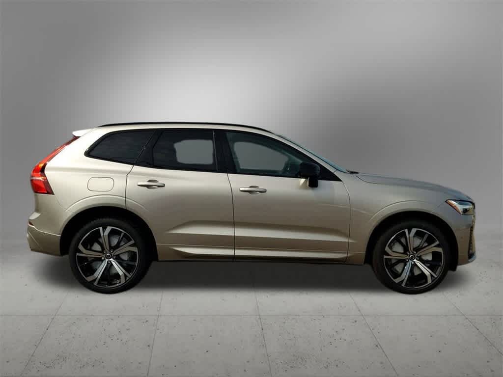 Thumbnail: 2025 Volvo XC60 - 7