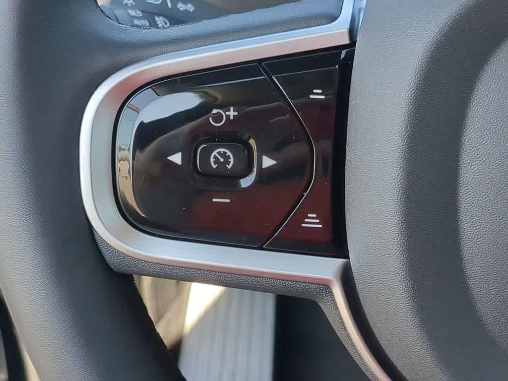 Thumbnail: 2026 Volvo XC90 - 22