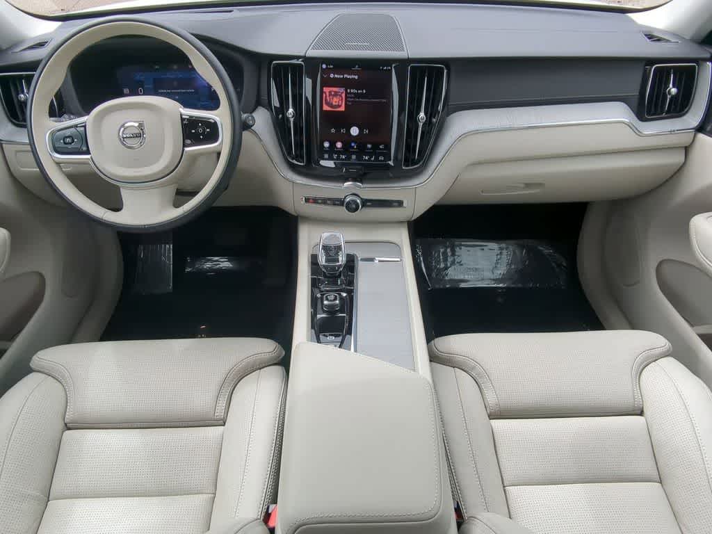 Thumbnail: 2025 Volvo XC60 - 14