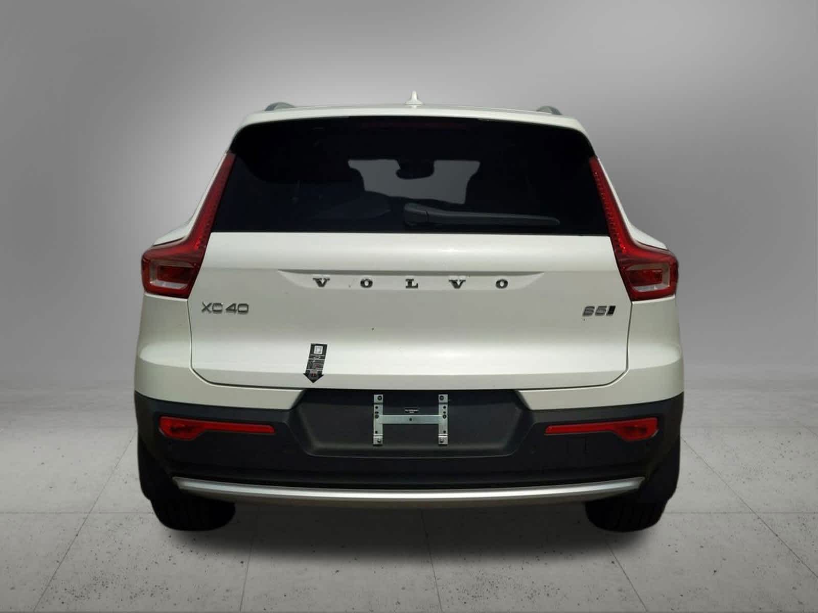Thumbnail: 2025 Volvo XC40 - 5