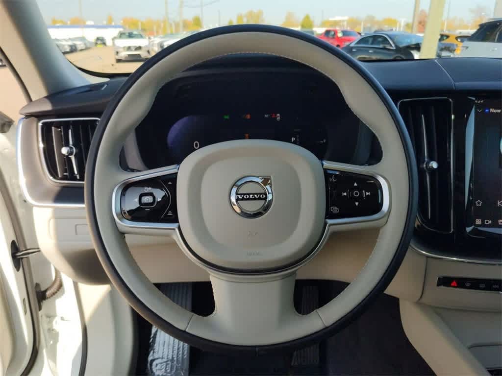 Thumbnail: 2025 Volvo XC60 - 20