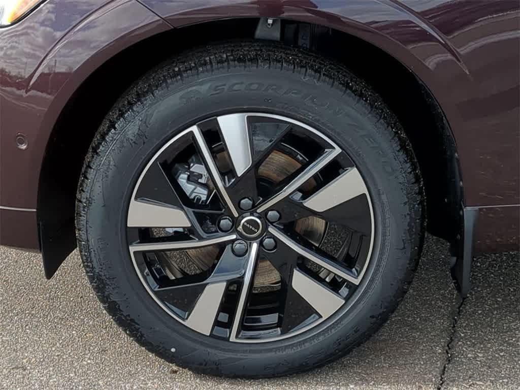 Thumbnail: 2026 Volvo XC60 - 13