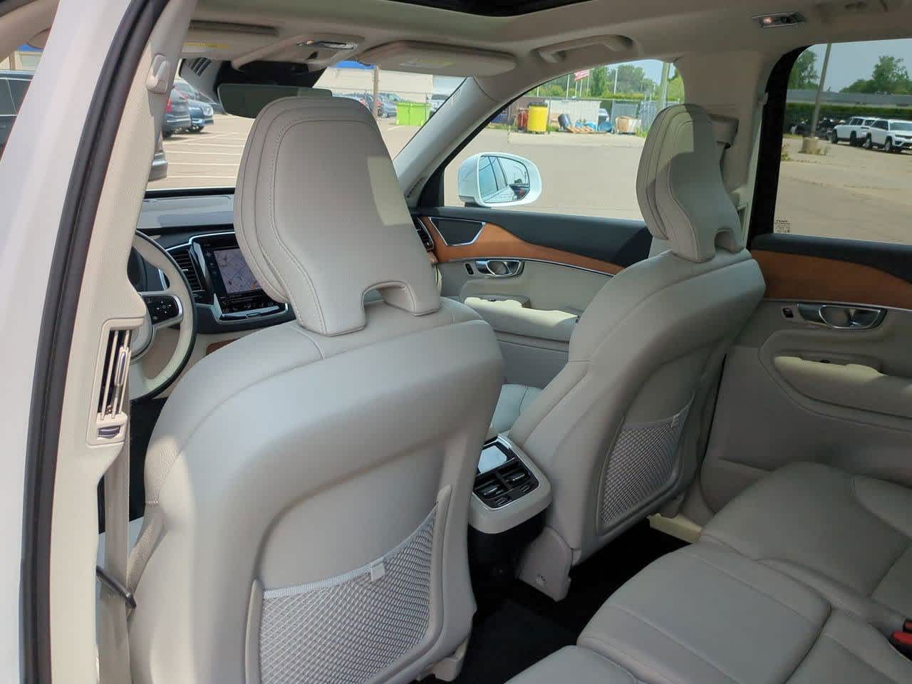 2022 Volvo XC90 T6 Momentum 16