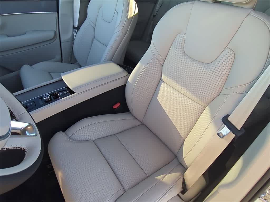 Thumbnail: 2026 Volvo XC90 - 14