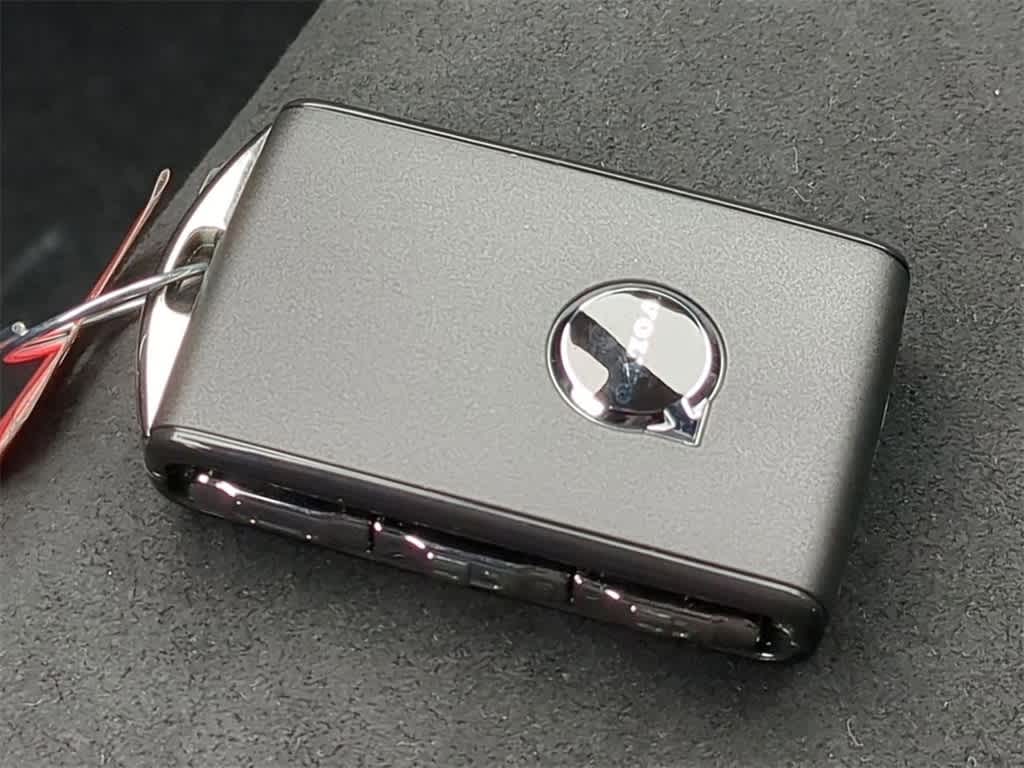 Thumbnail: 2026 Volvo XC40 - 34