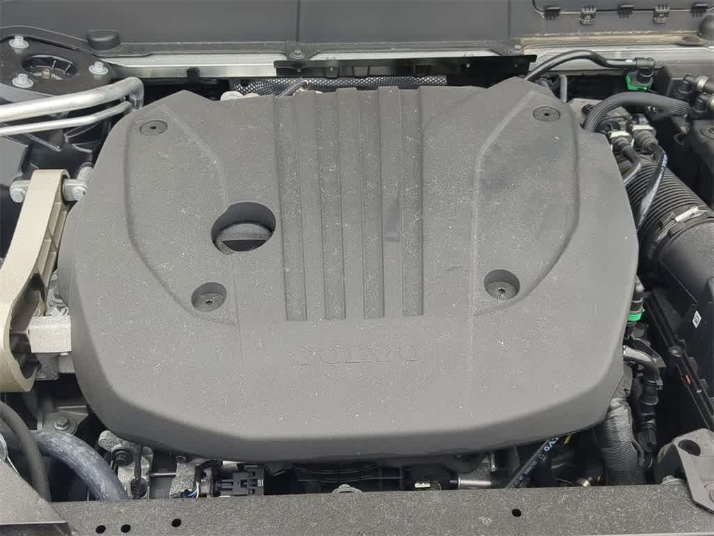 Thumbnail: 2025 Volvo XC60 - 14