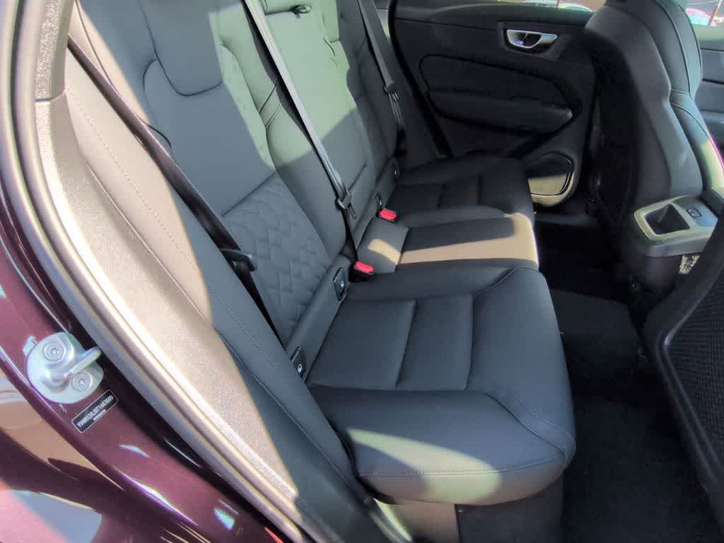 Thumbnail: 2026 Volvo XC60 - 21