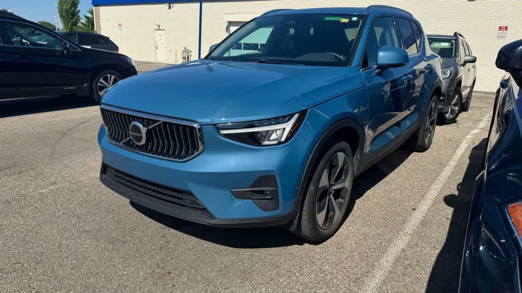 2023 Volvo XC40 B5 Plus Bright AWD's photo