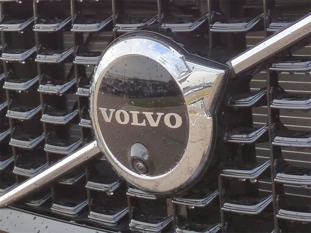 Thumbnail: 2025 Volvo XC60 - 11