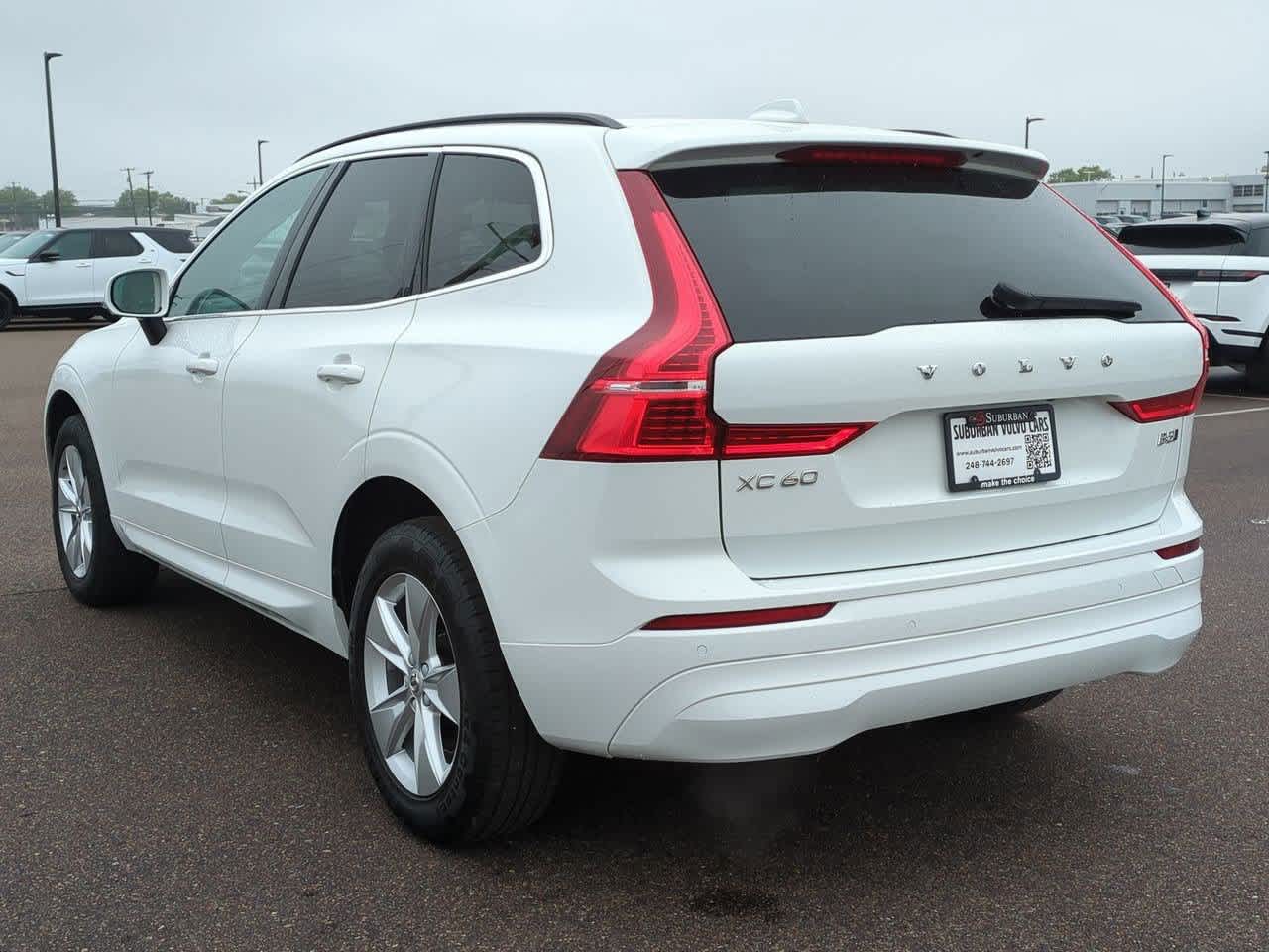 2022 Volvo XC60 B5 Momentum photo 4