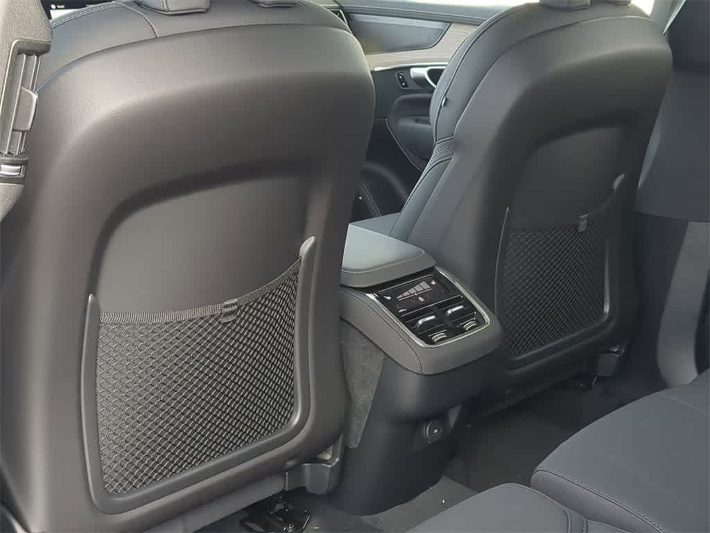 Thumbnail: 2026 Volvo XC90 - 17