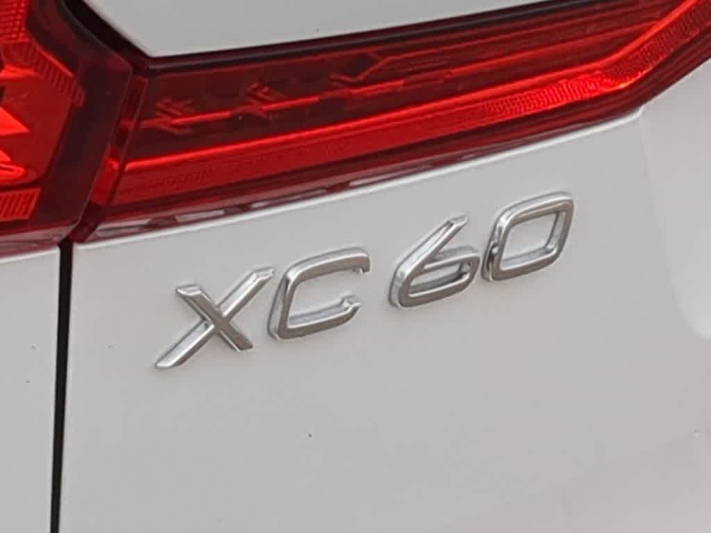 Thumbnail: 2025 Volvo XC60 - 12