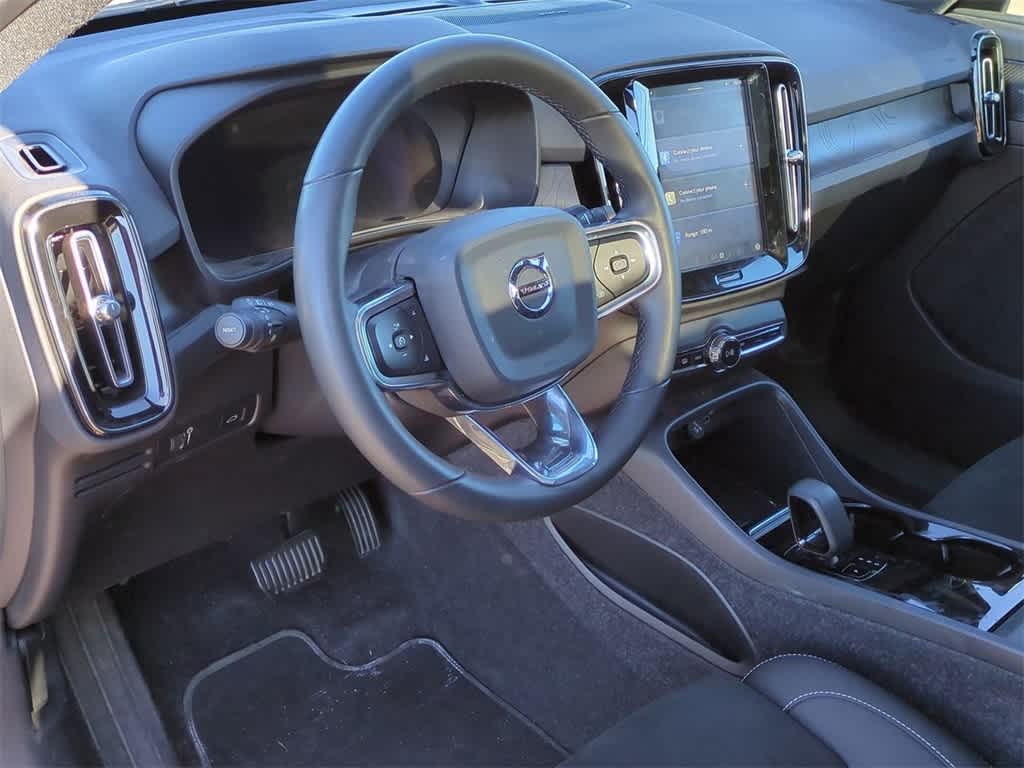 Thumbnail: 2022 Volvo C40 - 2