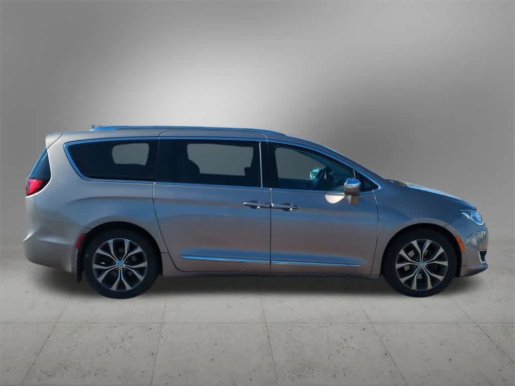 Thumbnail: 2018 Chrysler Pacifica - 6