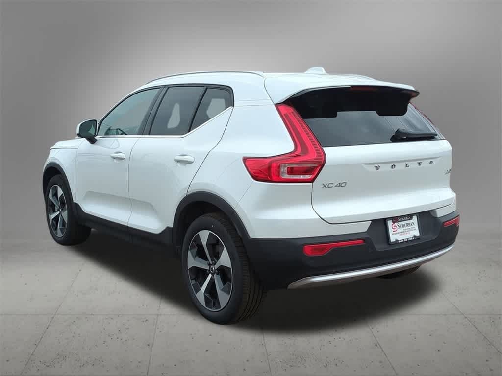 Thumbnail: 2025 Volvo XC40 - 4