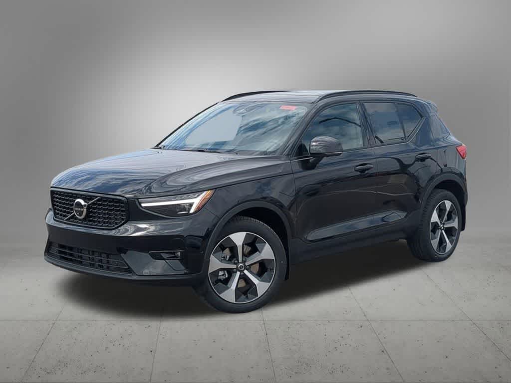 Thumbnail: 2026 Volvo XC40 - 1
