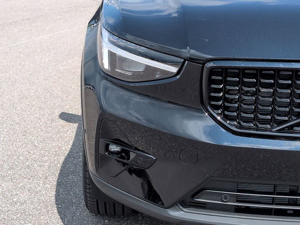 Thumbnail: 2026 Volvo XC40 - 10