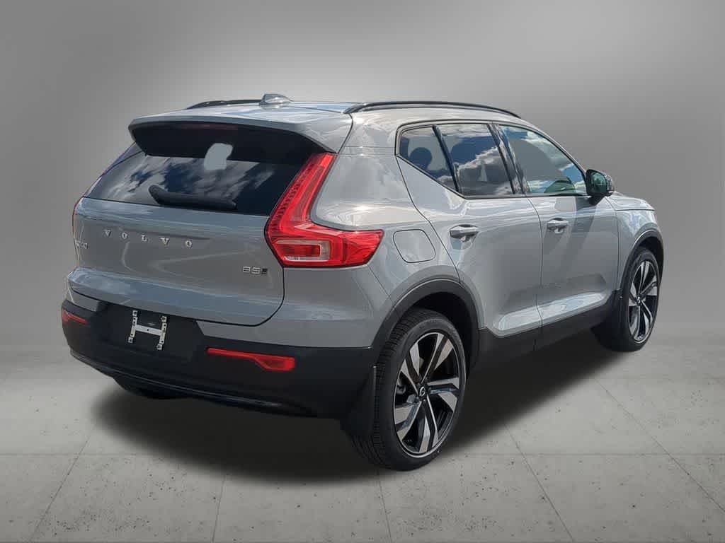 Thumbnail: 2026 Volvo XC40 - 6