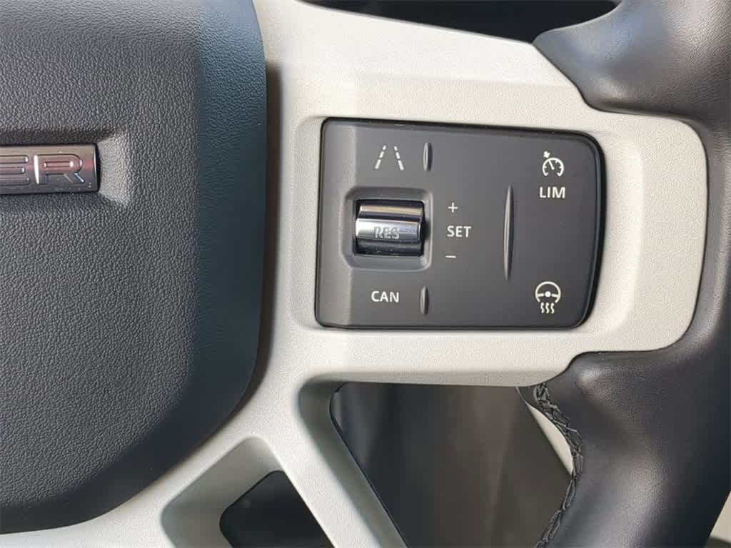 Thumbnail: 2022 Land Rover Defender - 23