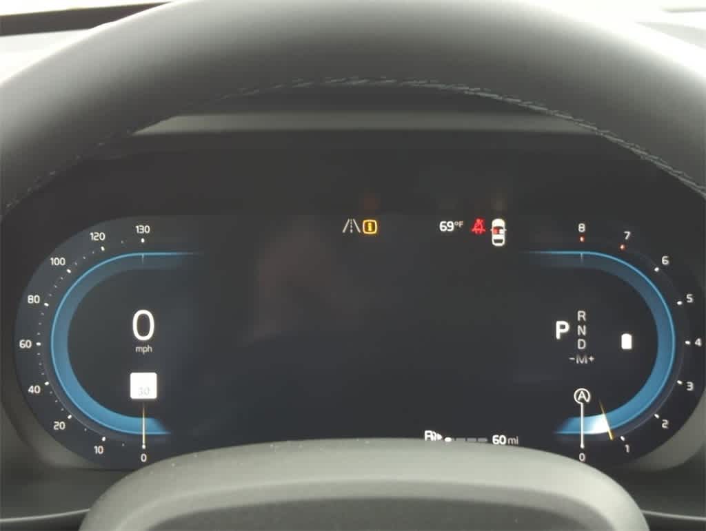 Thumbnail: 2025 Volvo XC40 - 31