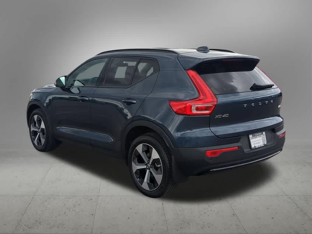 Thumbnail: 2026 Volvo XC40 - 4