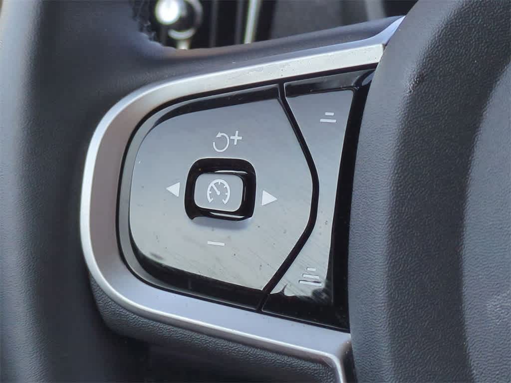 Thumbnail: 2025 Volvo XC90 - 23