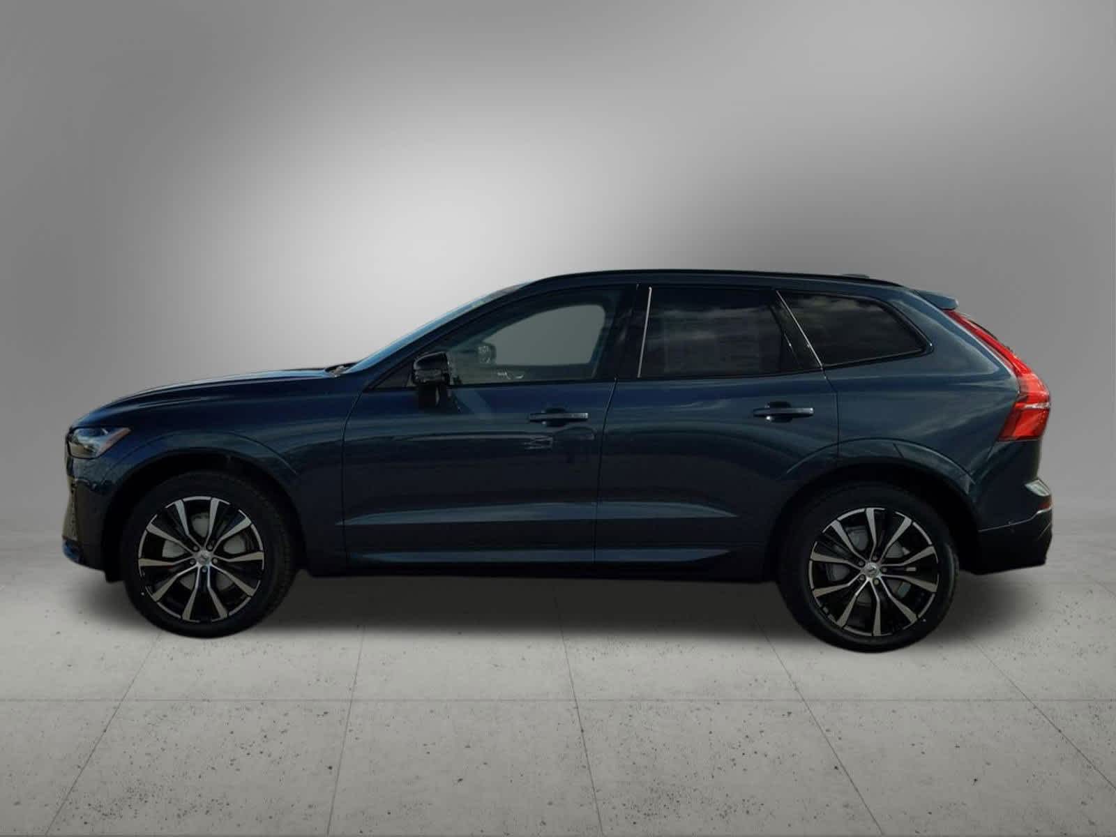 2025 Volvo XC60 Plus B5 photo 3