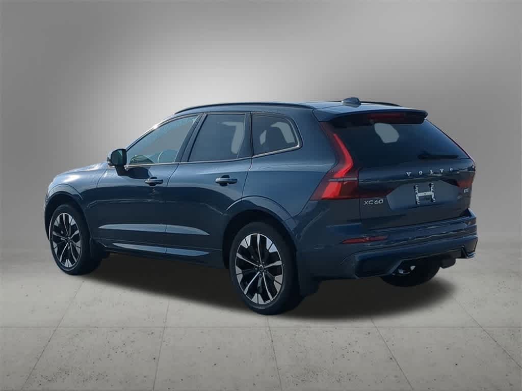 Thumbnail: 2026 Volvo XC60 - 4