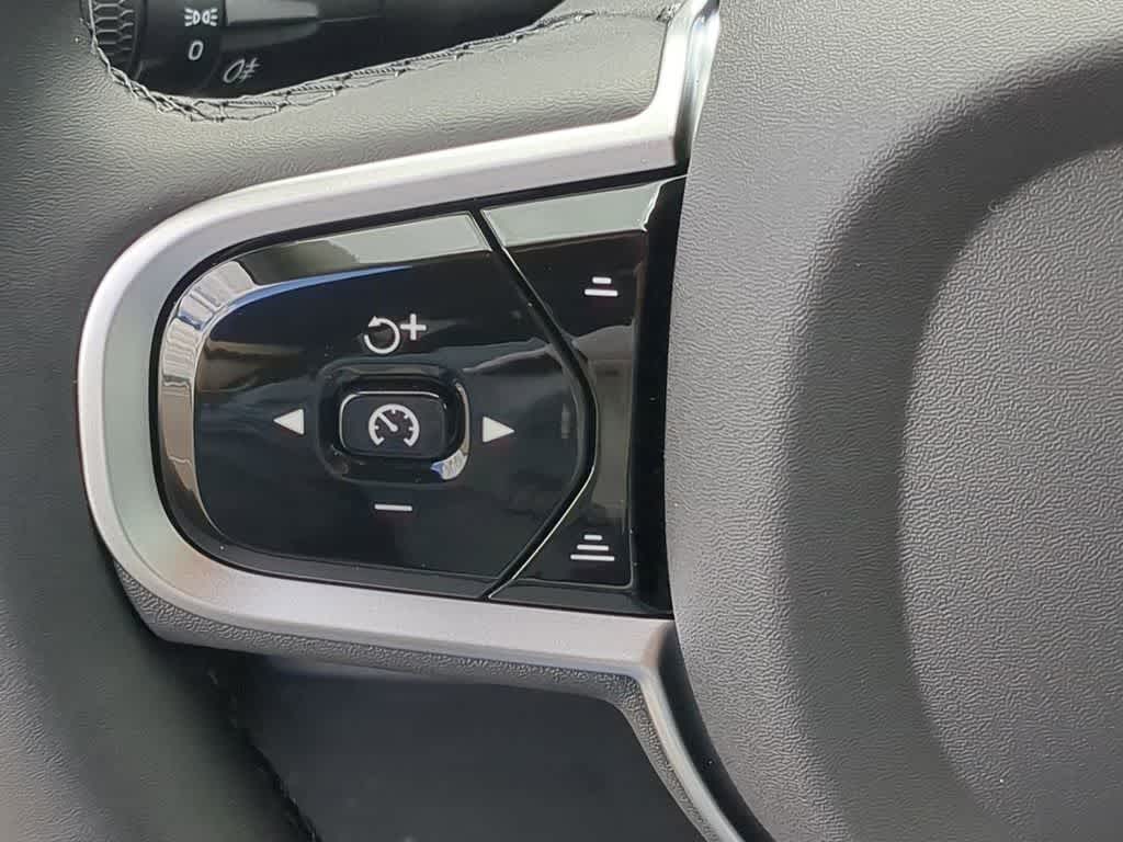 Thumbnail: 2026 Volvo XC60 - 22