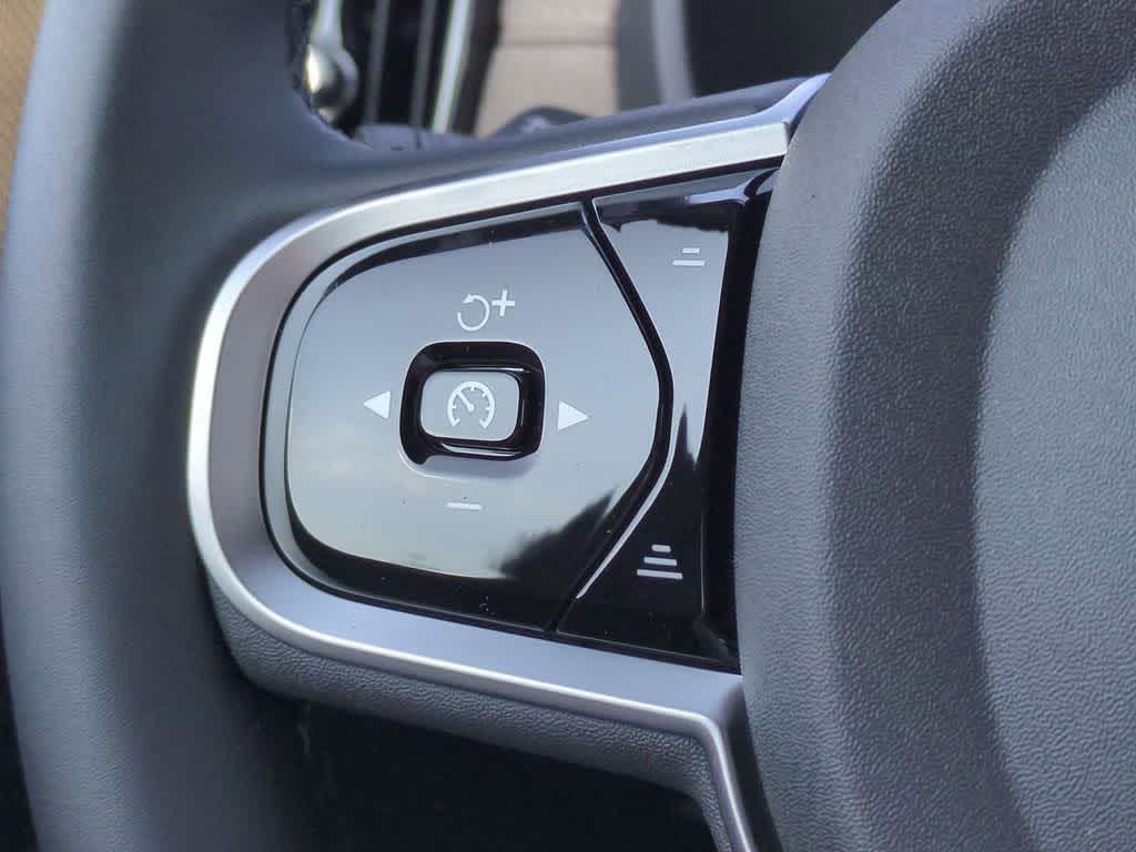 Thumbnail: 2026 Volvo XC90 - 23