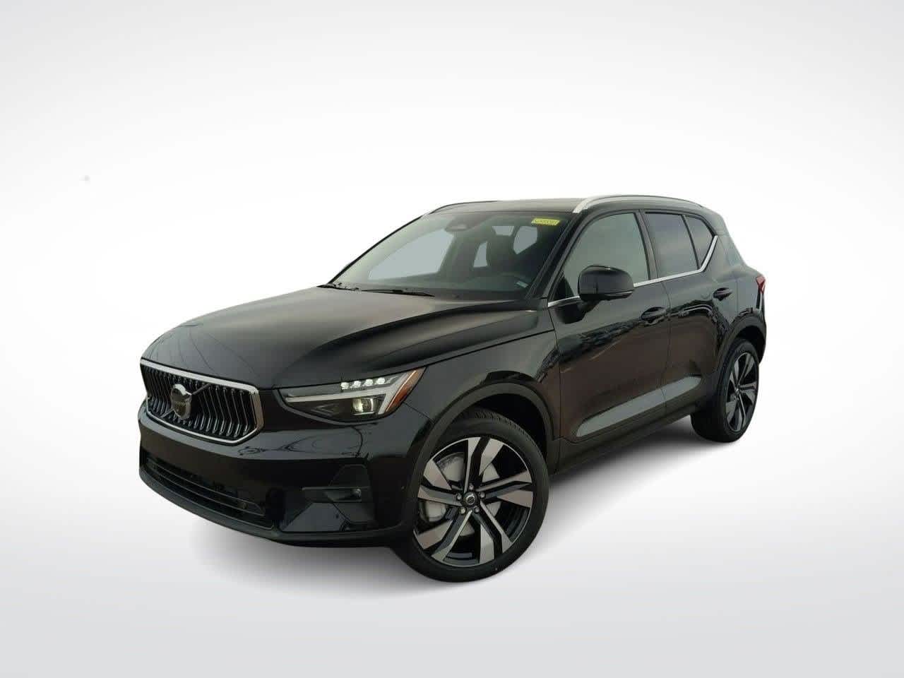 2025 Volvo XC40 B5 Plus -
                Troy, MI