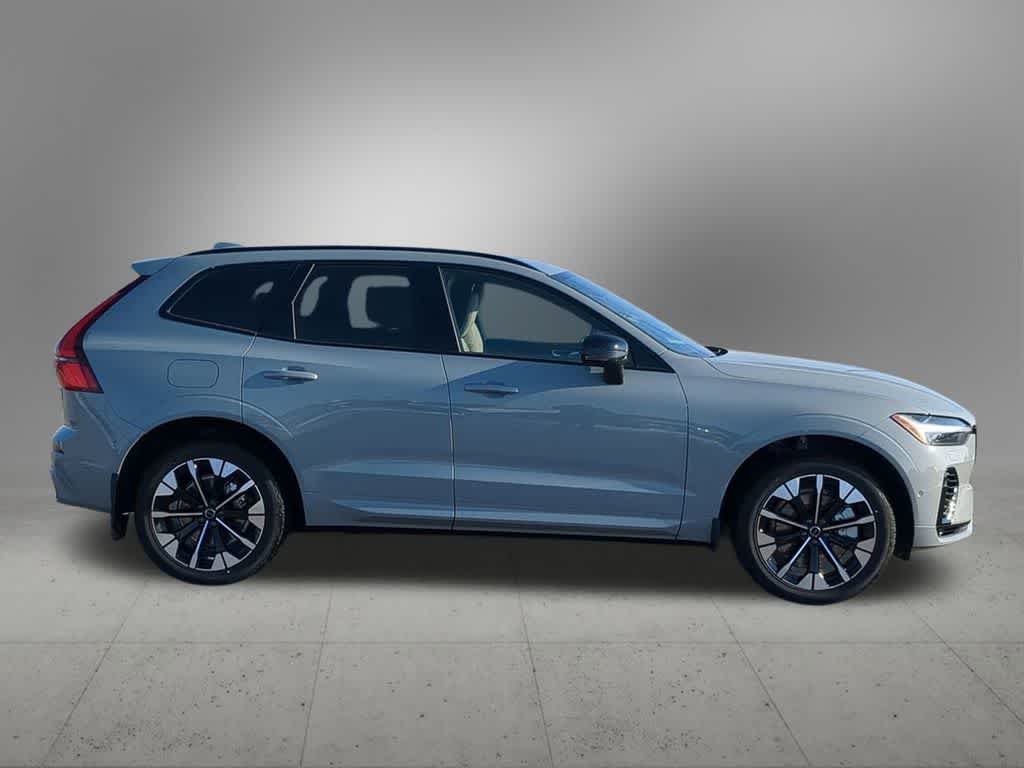 Thumbnail: 2026 Volvo XC60 - 7