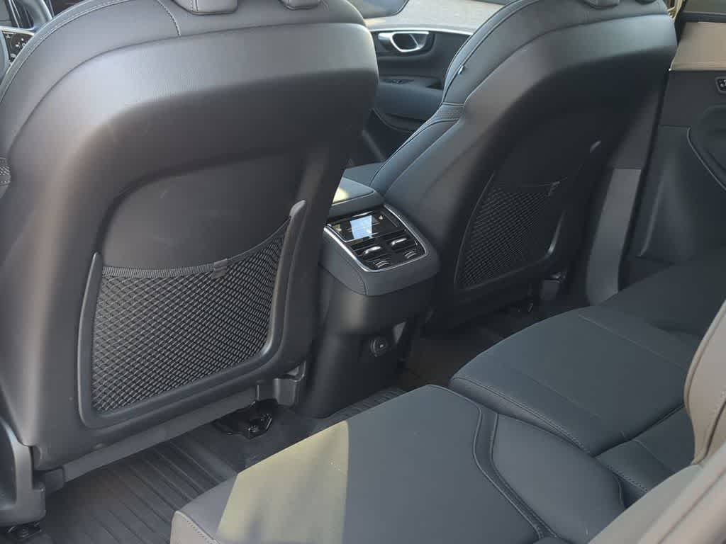 Thumbnail: 2026 Volvo XC90 - 17