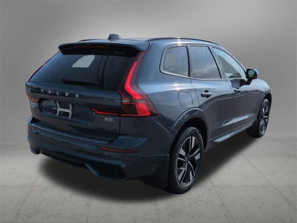 Thumbnail: 2026 Volvo XC60 - 6