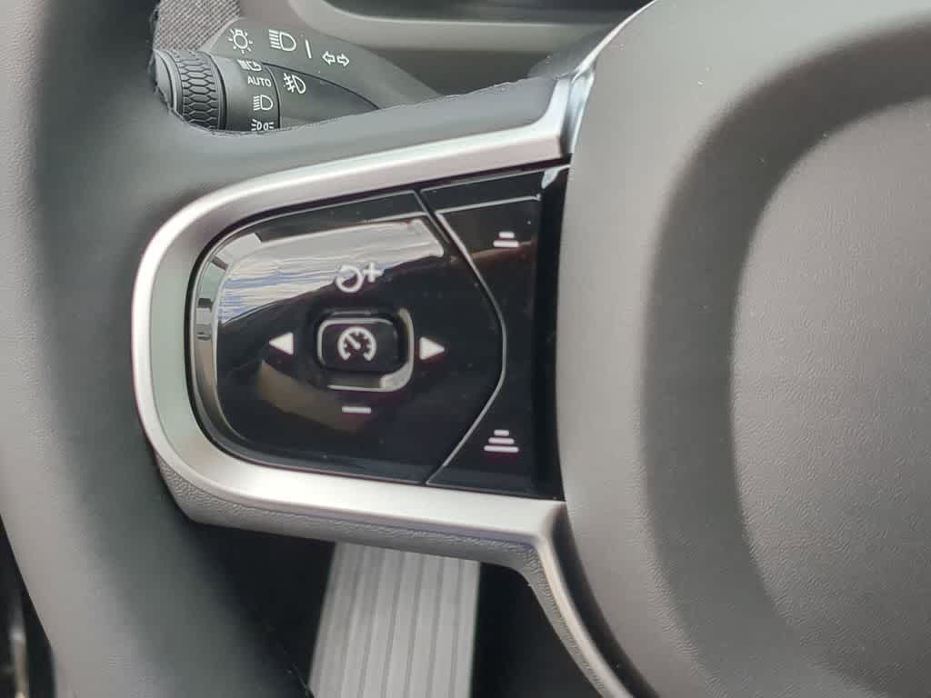 Thumbnail: 2026 Volvo XC90 - 22