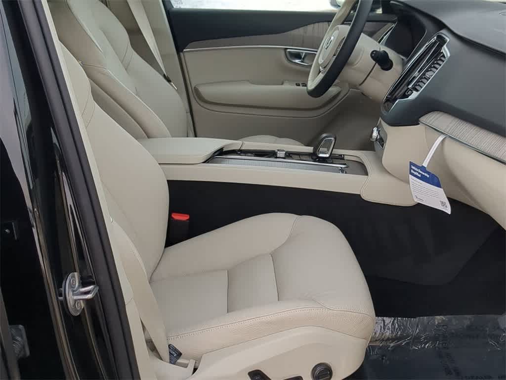 Thumbnail: 2025 Volvo XC90 - 22