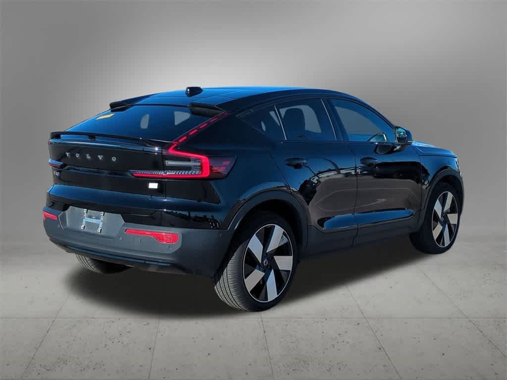 Thumbnail: 2022 Volvo C40 - 6