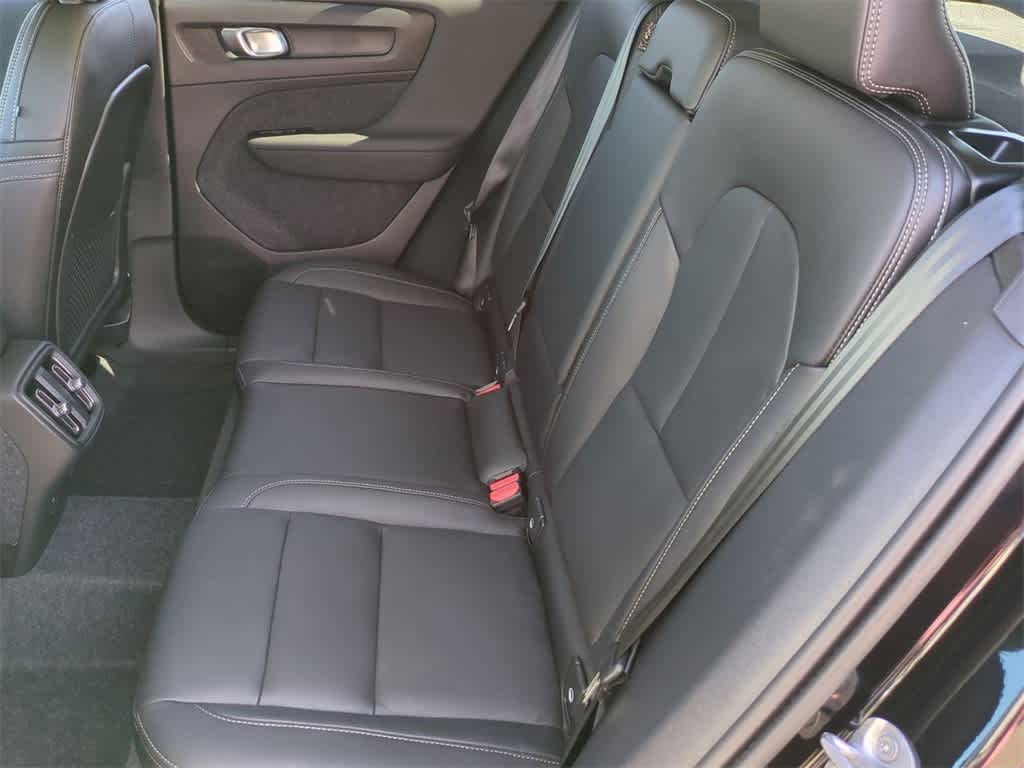 Thumbnail: 2026 Volvo XC40 - 19