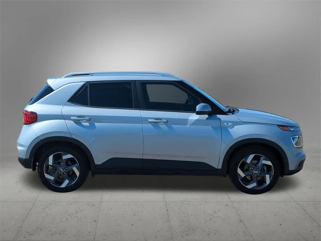 Thumbnail: 2021 Hyundai Venue - 7