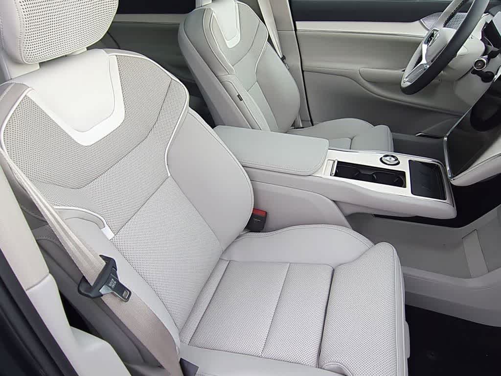 Thumbnail: 2025 Volvo EX90 - 22