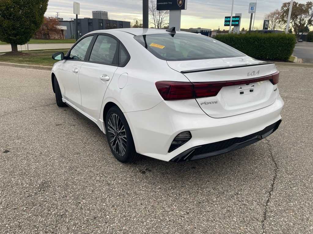 Thumbnail: 2024 Kia Forte - 3