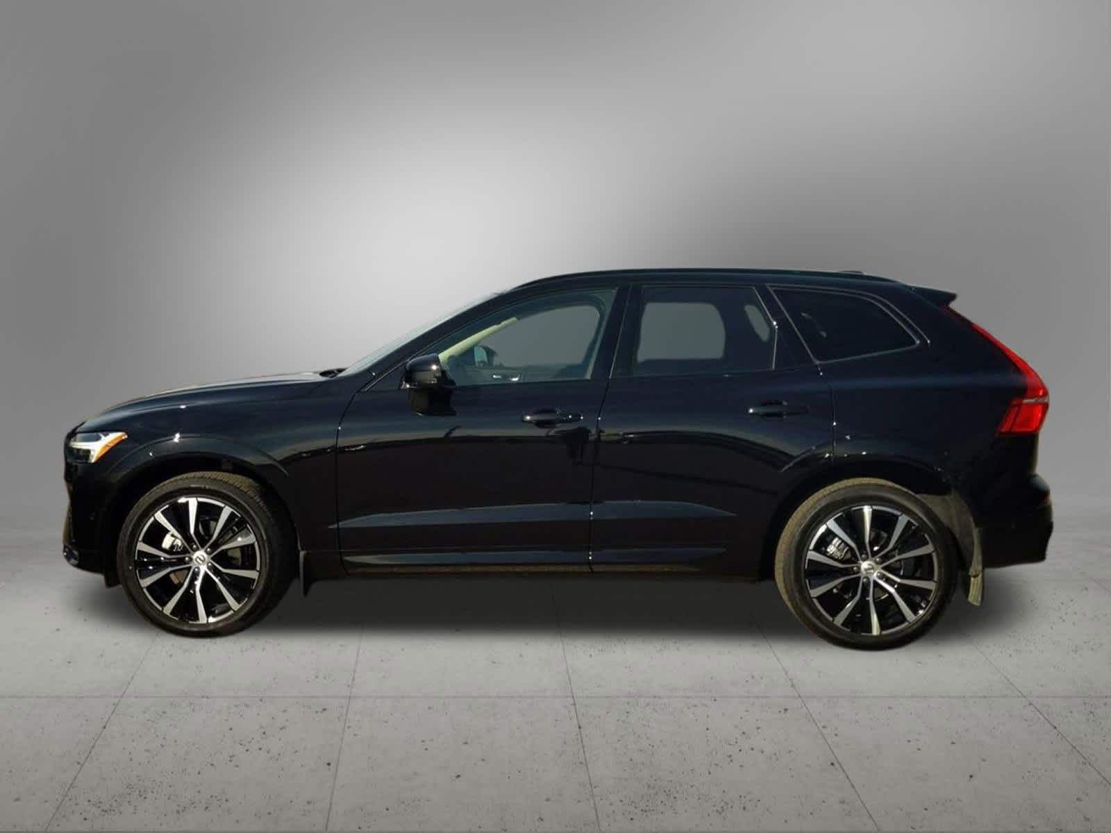 Thumbnail: 2025 Volvo XC60 - 3