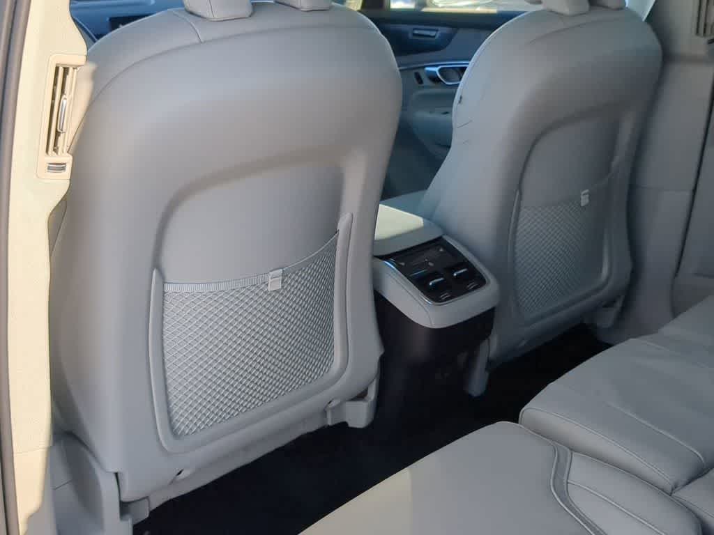 Thumbnail: 2026 Volvo XC90 - 17