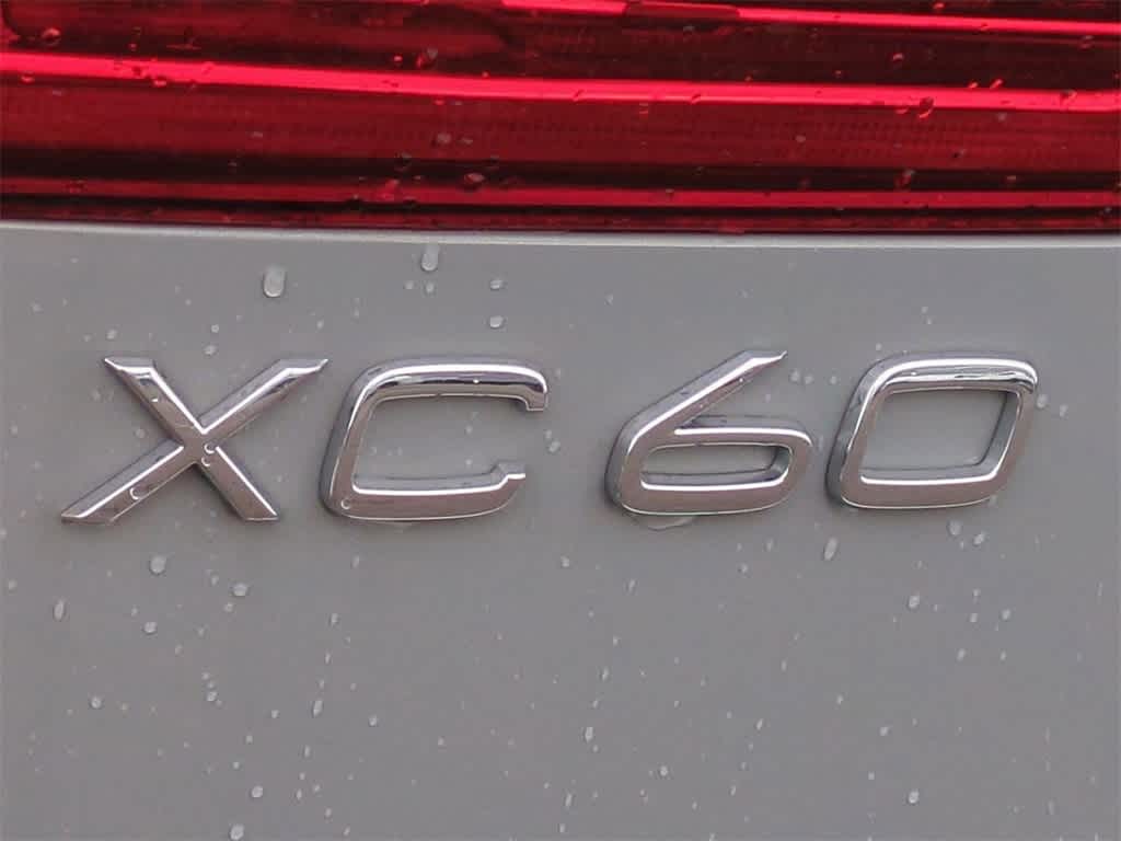 Thumbnail: 2025 Volvo XC60 - 12