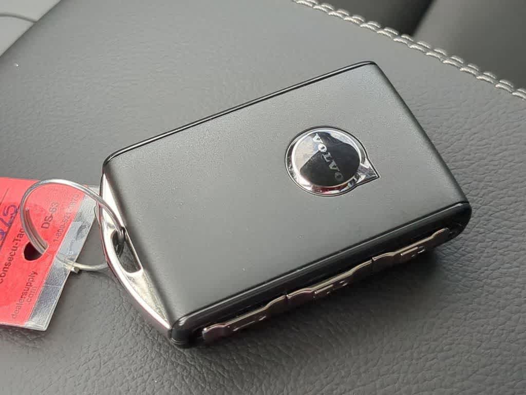 Thumbnail: 2026 Volvo XC40 - 32