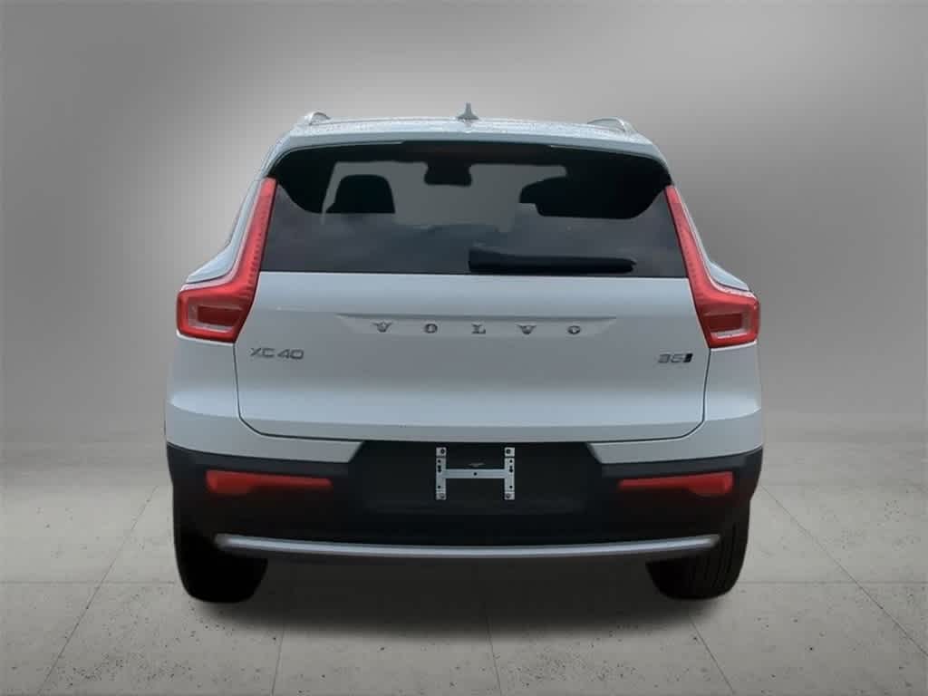 Thumbnail: 2025 Volvo XC40 - 5